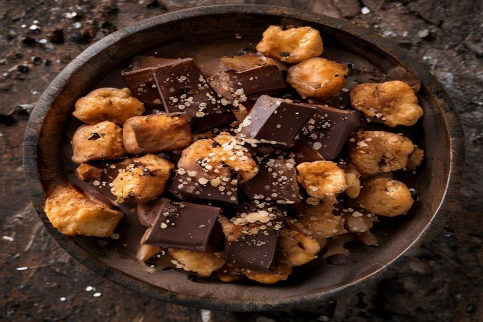 Receta de Bocaditos de garbanzo y chocolate negro: El snack saludable definitivo preparada paso a paso — fotografía editorial de RecetaDolce