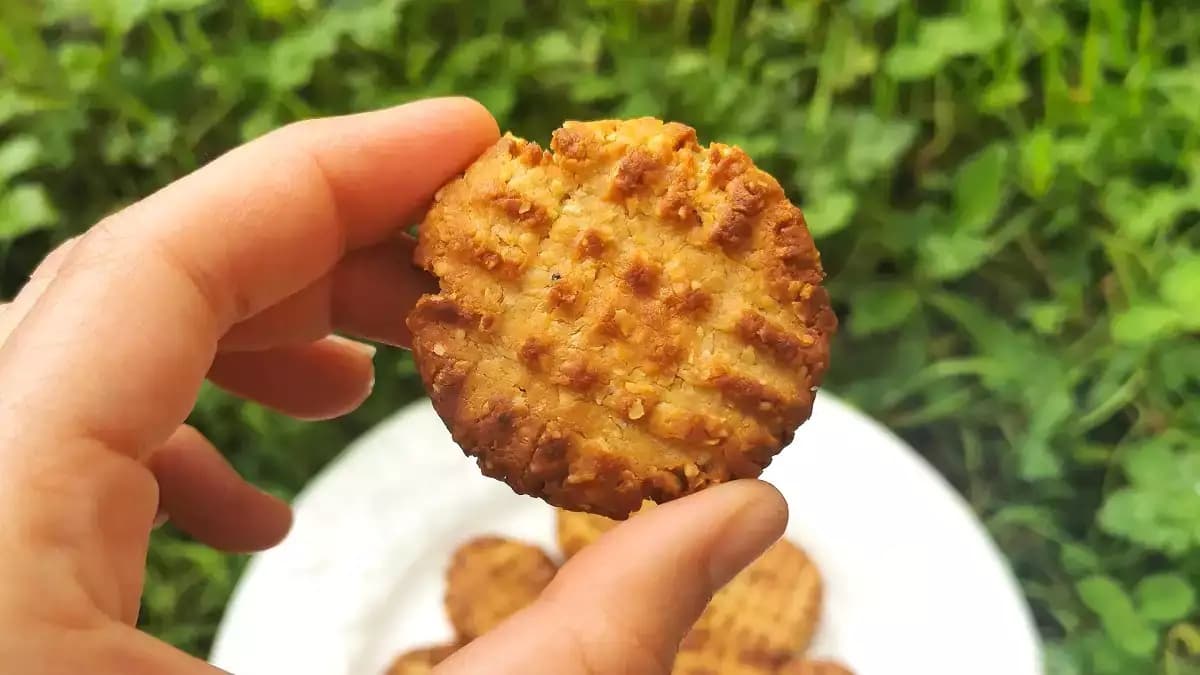 Receta de Galletas con Caja de Regalo Artesanal: La Receta de Mantequilla Perfecta preparada paso a paso — fotografía editorial de RecetaDolce