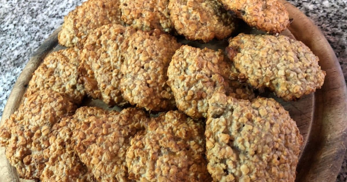 Receta de Galletas de Avena y Banana: Un Placer Saludable y Casero preparada paso a paso — fotografía editorial de RecetaDolce