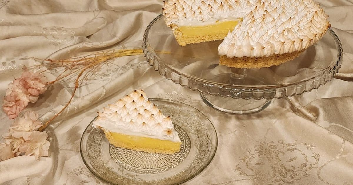 Receta de Ideas de mesa de postre: Elegancia y alta pastelería para tus celebraciones preparada paso a paso — fotografía editorial de RecetaDolce